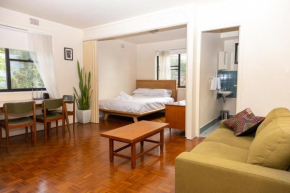 Light-Filled Paddington Studio with Parking, Sydney